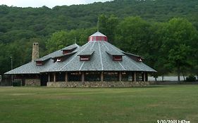 Overlook Lodge And Stone Cottages At Bear Mountain
